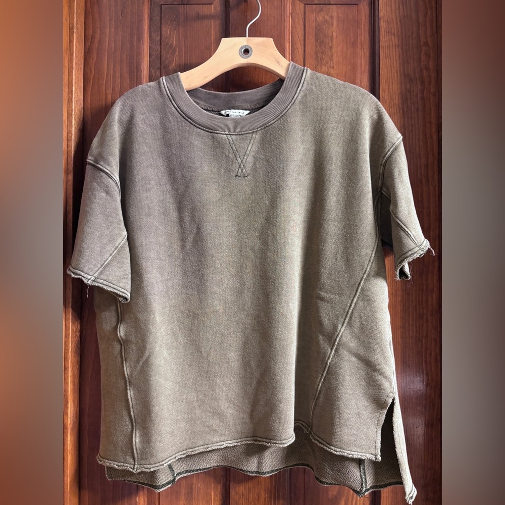American Eagle Outfitters Olive Green Casual short sleeve sweatshirt.